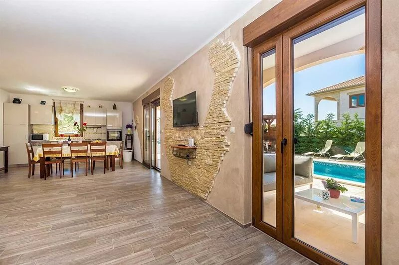 Modern and attractive holiday house DIJANA