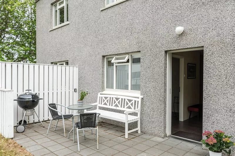 Amazing Apartment For 4 - Just a Few Minutes Away From Downtown Akureyri