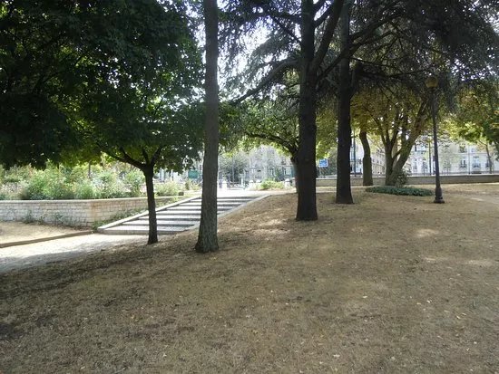 Square Anna de Noailles