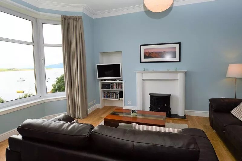 Upper Alta Apartment - Stunning views, pet friendly, free parking.