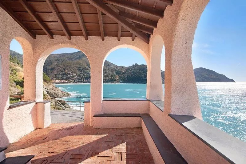 "Villa Del Sole" with Sea View, Garden & Terrace