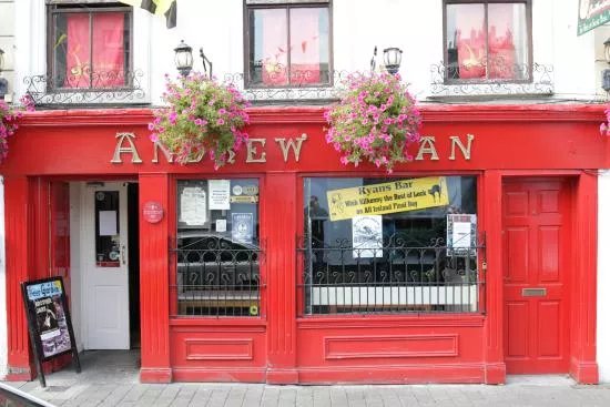 Ryan's Bar