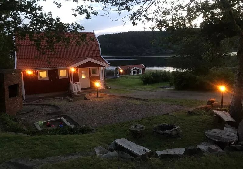 Lovely holiday house by a beautiful lake