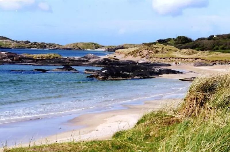 Unique stone farmhouse,gamesroom/studio/sauna.Golf courses, beaches & fishing.