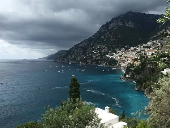 Enjoy Sorrento Limo