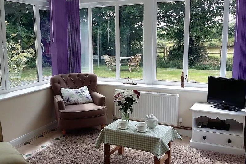 Beautiful one bedroom cottage, 5 miles coast, 3 miles dartmoor