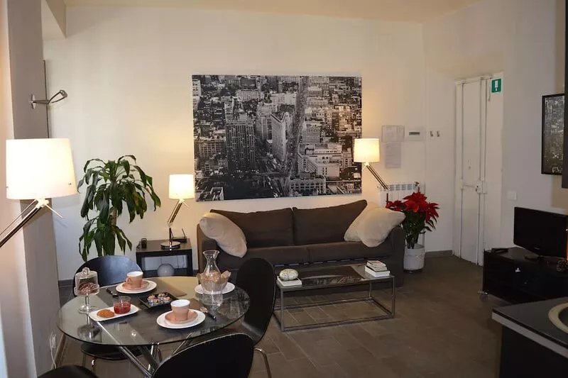 Rome: Via dei Banchi Vecchi - very central, modern and elegant apartment