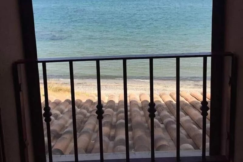 A quiet house with 800 square metres garden on the sea