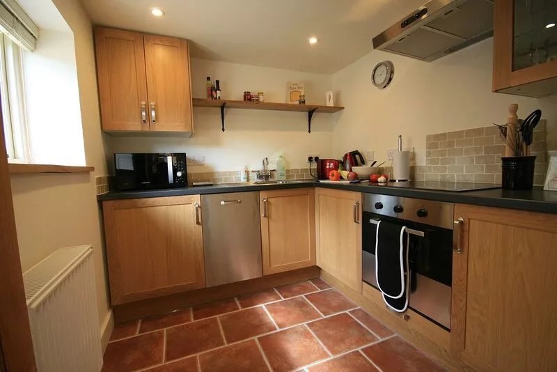 Cottage With Private Terrace, Garden Views Set In A Pretty Courtyard