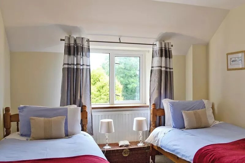 2 bedroom accommodation in Shillingford, near Bampton