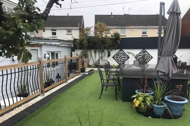 Warm and Inviting home in Fairview - With Outdoor Hot tube