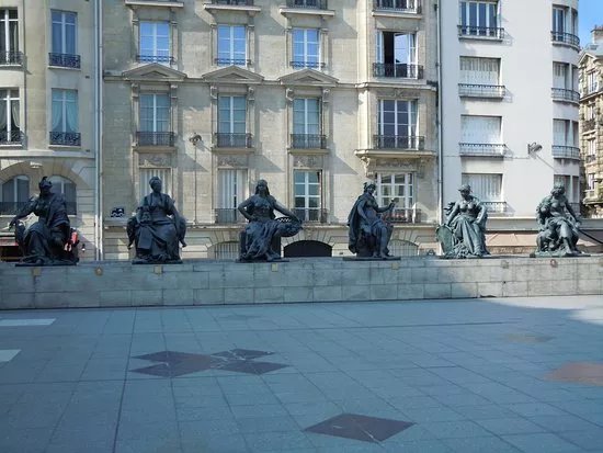 Statue "Les Continents" : "L'Amerique du Nord"