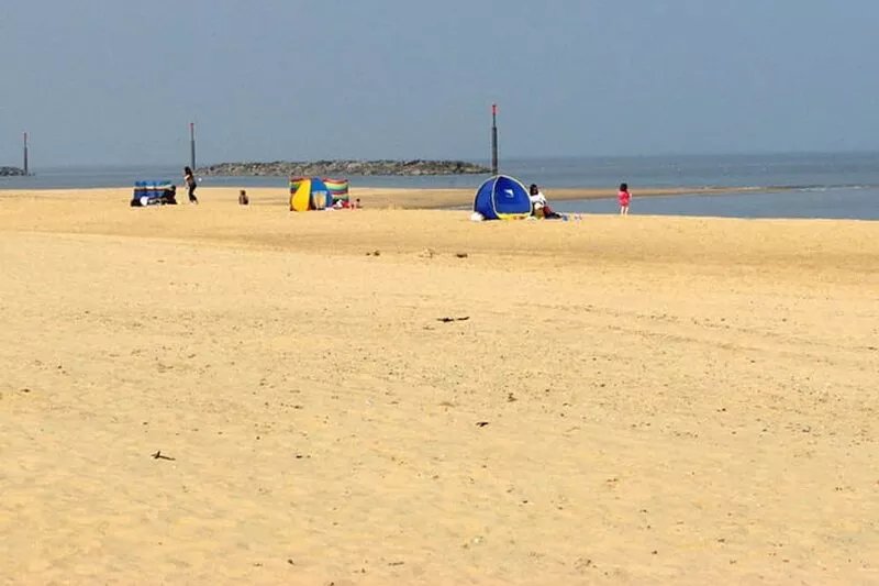 Delightful chalet based on broadside chalet park, Norfolk,near the broads & sea