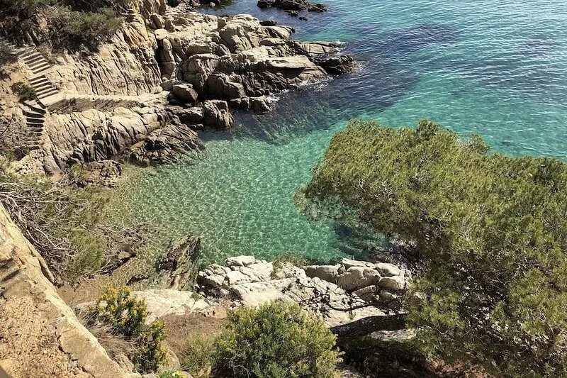 Modern villa with swimming pool and jacuzzi Platja D'aro, 10 minutes walk from