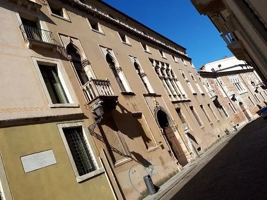 Contra Porti