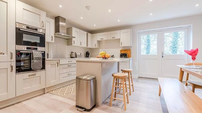 Maple House - sleeps 9 guests  in 5 bedrooms