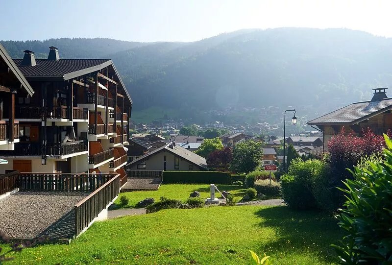 Spacious, well-located and quiet duplex near centre and lifts