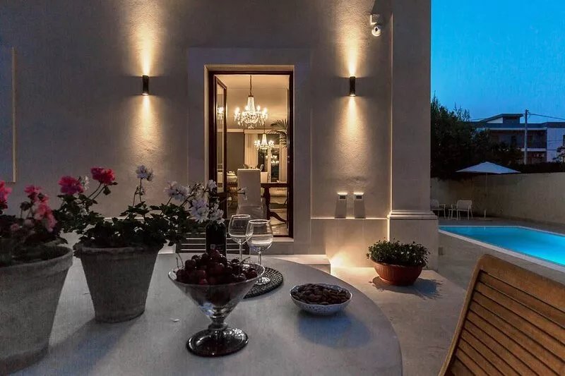 Villa Raphael, luxury property with swimming pool and sea view