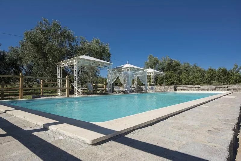 Corte degli Ulivi: country villa and annexe for an exclusive vacation