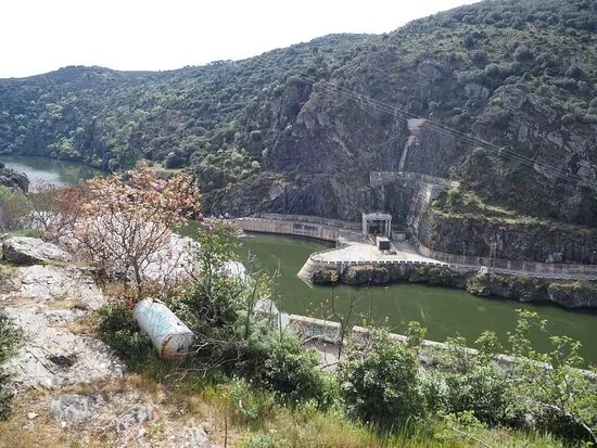 Poblado del Salto de Castro