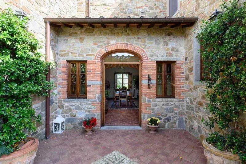 Wonderful private villa with hot tub, private pool, A/C, WIFI, TV, patio