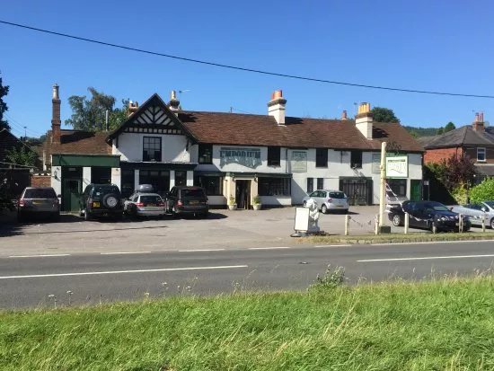 The Holly & Laurel Emporium