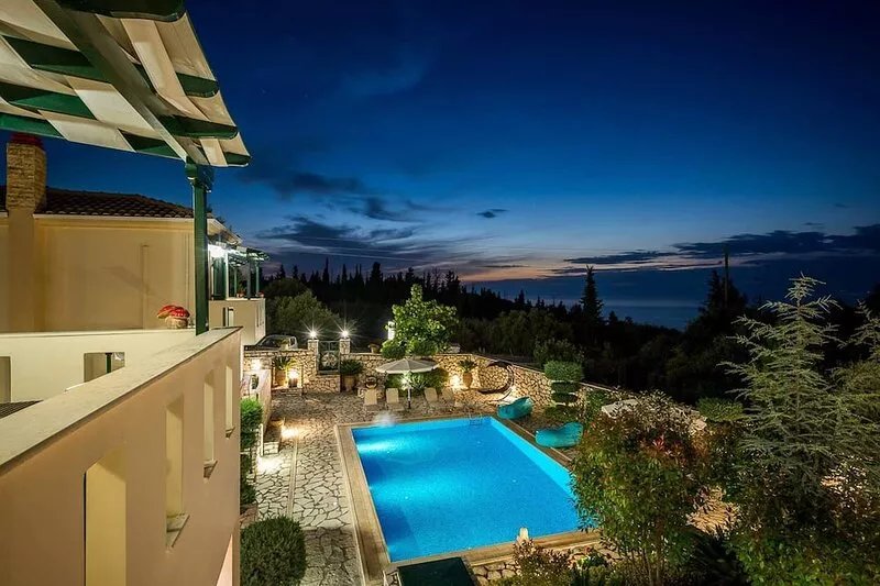 Two Deluxe exclusive pool villas for 4 + 2 close to beaches with wonderful view