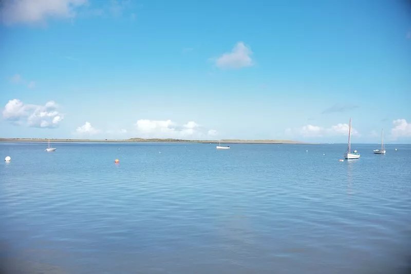 SPACIOUS QUAYSIDE APARTMENT WITH AMAZING VIEWS ACOSS THE ESTUARY