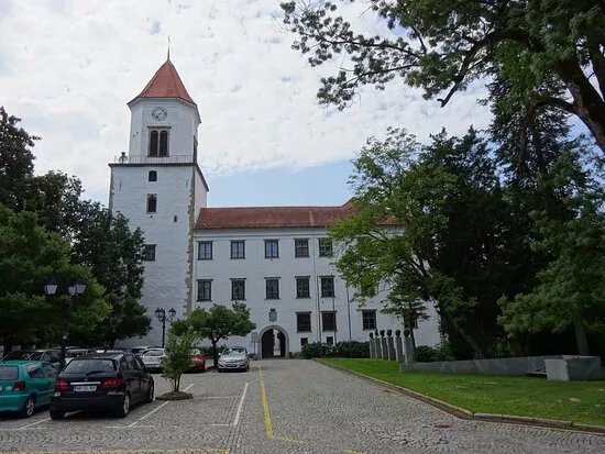 Ormoz Castle