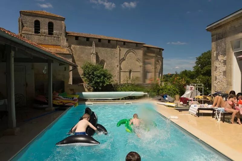 Romantic Gite & own pool, on hillside nr Saint Emilion with stunning panoramas