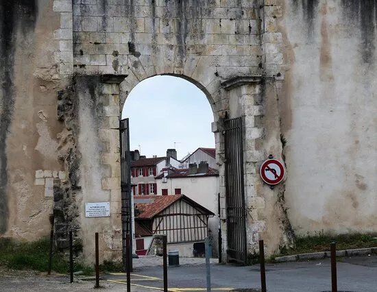 Chateau-neuf