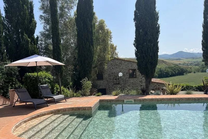 Holiday house with private pool and fenced garden