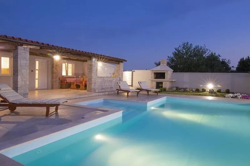Family house Georgine with 2 bedrooms and pool