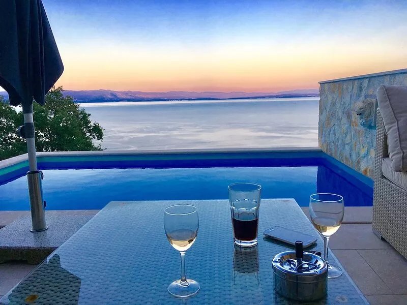 Vacation apartment ★★★★ Pool - WLAN - air conditioning - barbecue - with