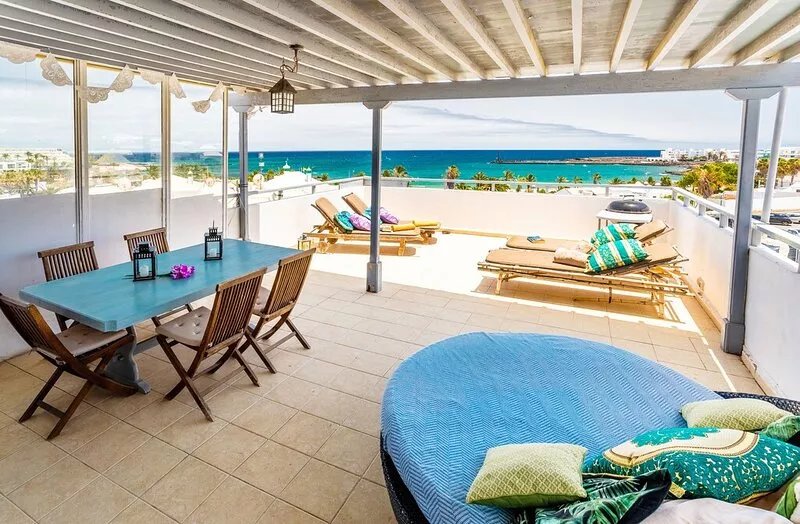 Luxury spacious penthouse apartment, large terrace - breathtaking seaviews.