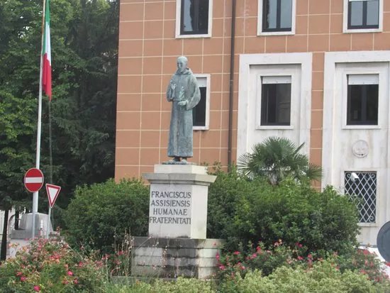 Statua di San Francesco d'Assisi