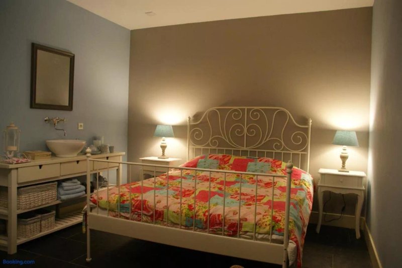 Bed & Breakfast   Van hunebed naar jullie bed