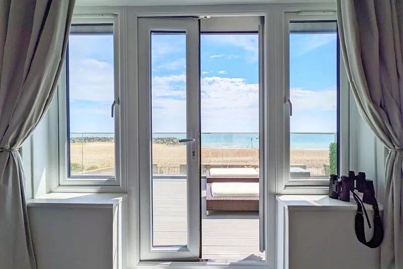 Beach View - sleeps 11 guests  in 5 bedrooms