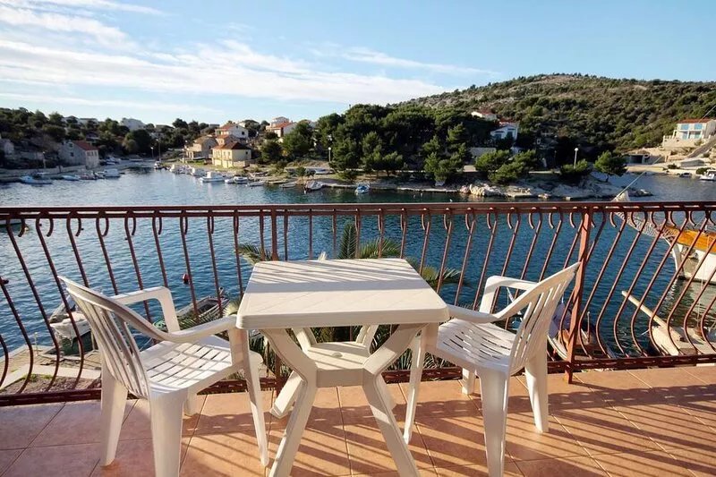 Two bedroom apartment near beach Ražanj, Rogoznica (A-5945-b)