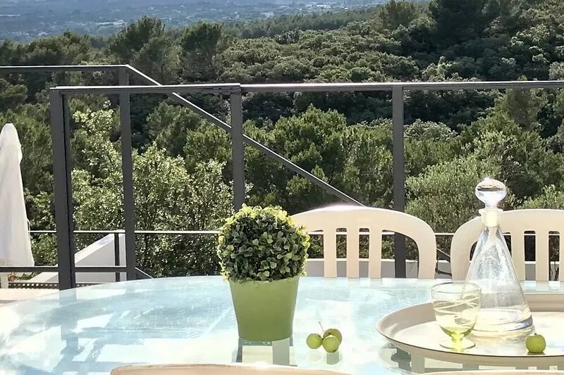 Villa Neuve Contemporaine SUR LES Hauteurs D'uzes Avec Piscine Chauffee