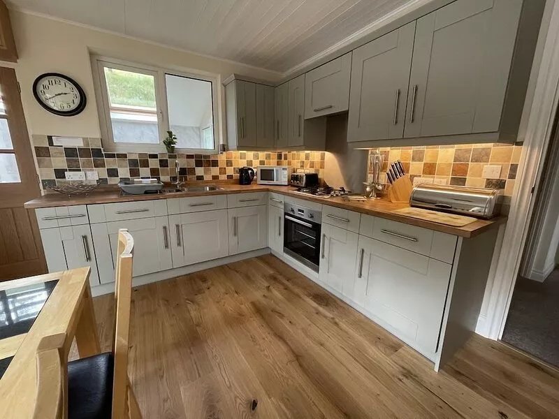 Rock Lynn -  a bungalow that sleeps 4 guests  in 2 bedrooms