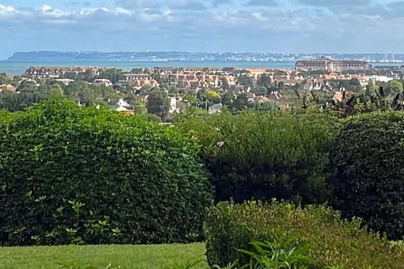 Deauville sea view and racetracks near the Golf