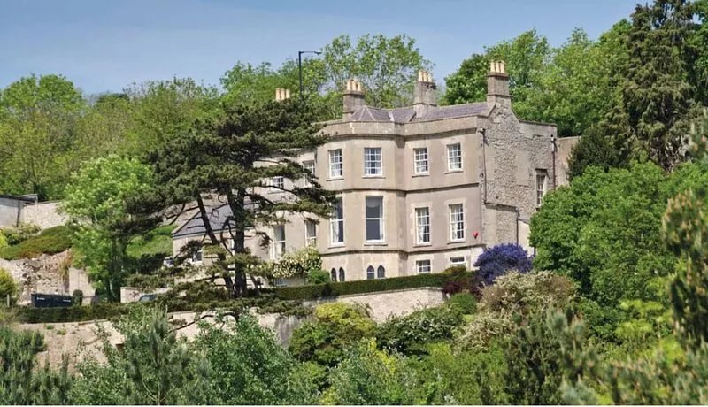 VICTORIAN ANNEXE - BATH - sleeps 4 guests  in 2 bedrooms