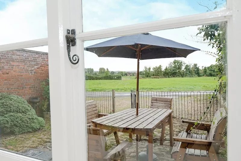 3 bedroom accommodation in Foxham, near Chippenham