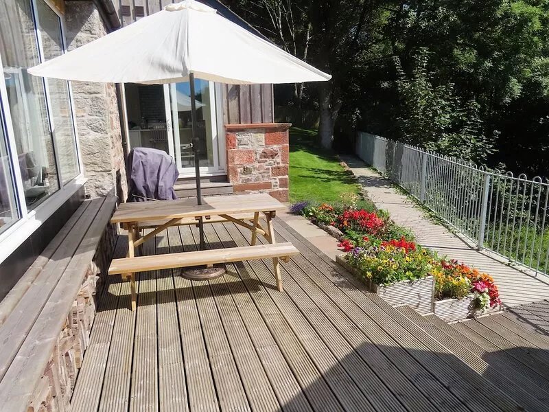 The Fish House -  a cottage that sleeps 4 guests  in 2 bedrooms