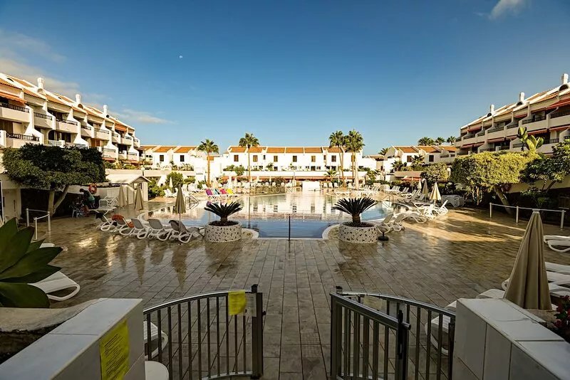 Parque Santiago 1-1 bed-pool-sea front location. Sunny. A