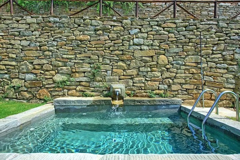 Villa Calcinaio - Holiday Country Villa with swimming pool in Cortona