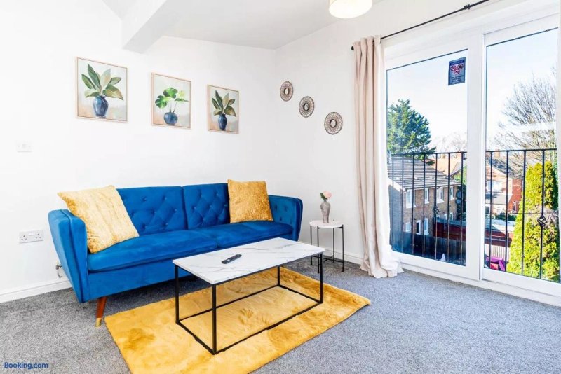 The Elms - Close To City Centre