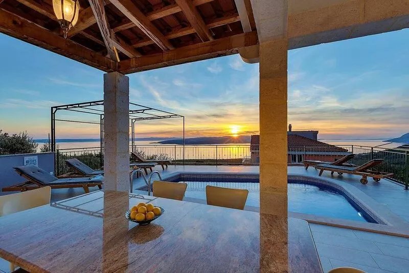 Villa Magico with pool and sea view