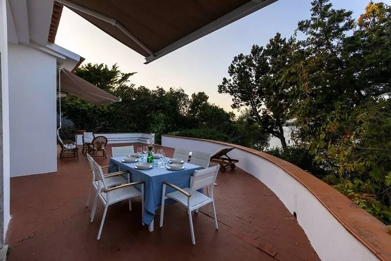 Villa Fannia, with direct beach access and private garden by the sea